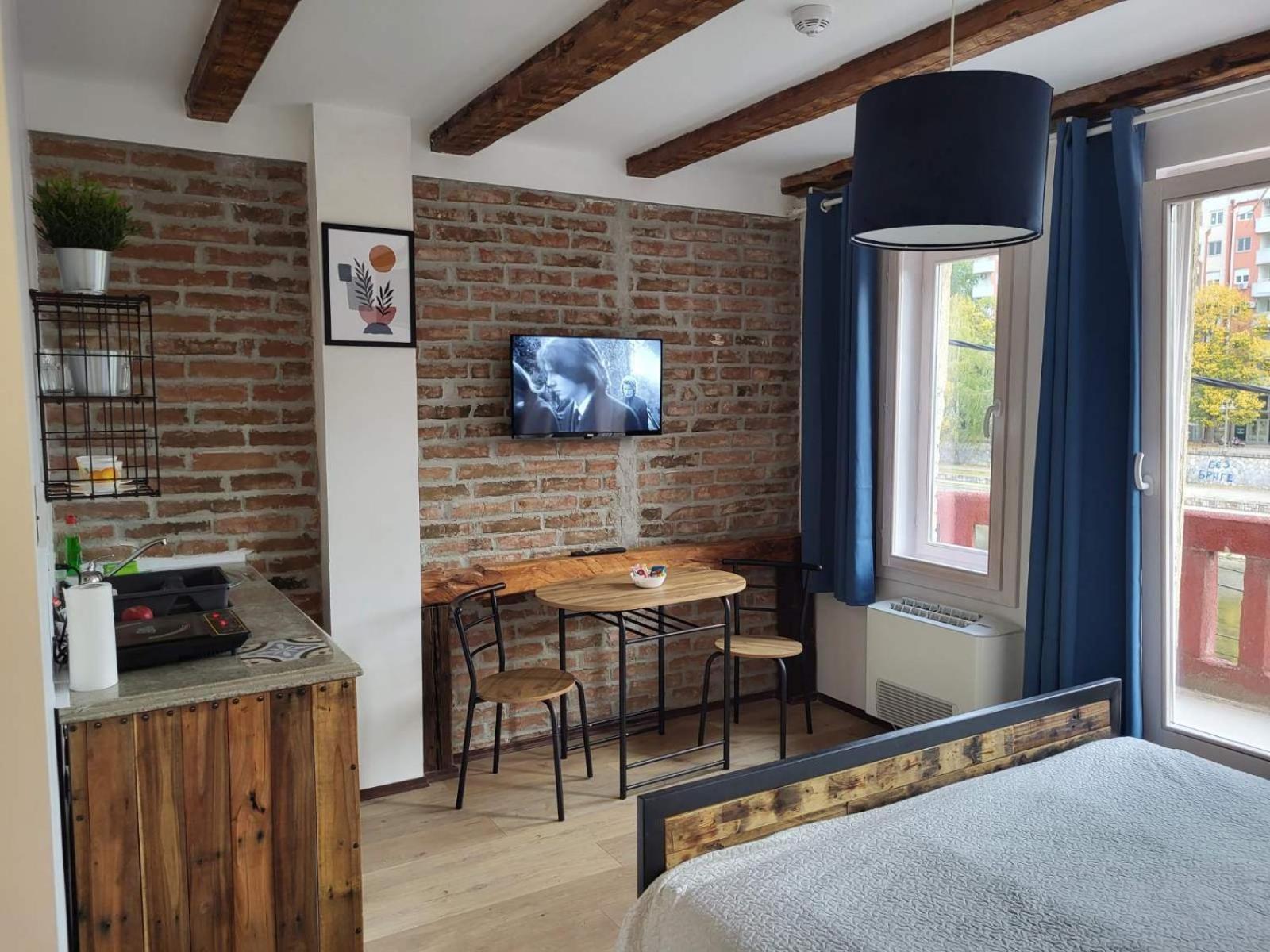 Apartment By The River Ni Exterior foto